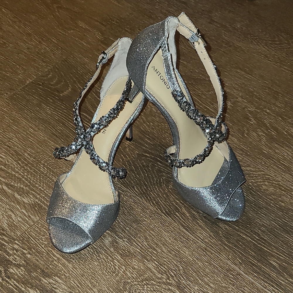 ANTONIO MELANI Sparkling Silver Women's Heels Size 8.5